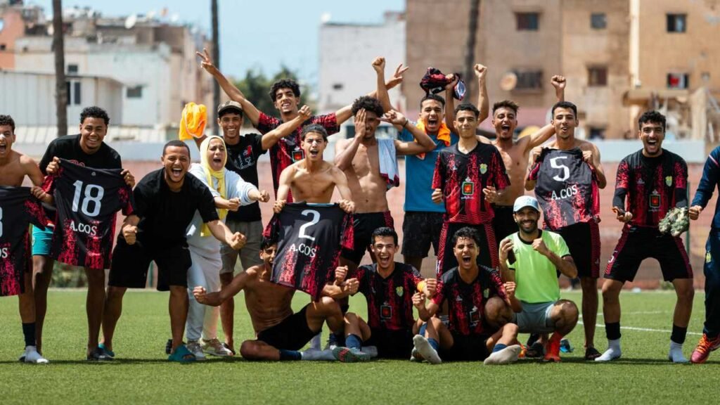 Un grupo de amigos en Armenia celebrado.